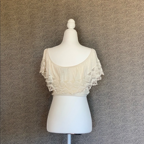 💫✨Off Shoulder Crop Top with Lace Crochet✨💫 - Picture 3 of 4